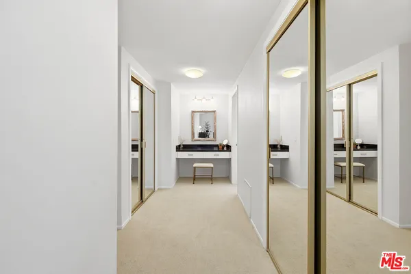 $1,149,000 | 5625 Cambridge Way, Unit 204, Culver City, CA 90230