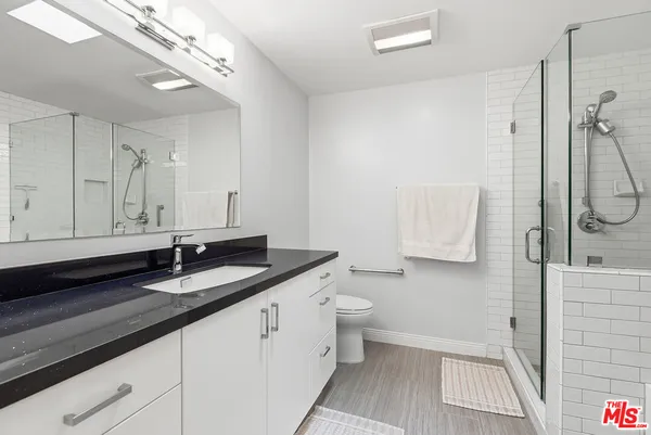 $1,149,000 | 5625 Cambridge Way, Unit 204, Culver City, CA 90230