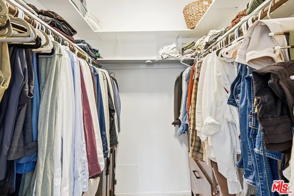 $1,149,000 | 5625 Cambridge Way, Unit 204, Culver City, CA 90230