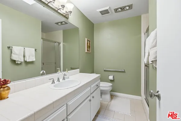 $1,149,000 | 5625 Cambridge Way, Unit 204, Culver City, CA 90230