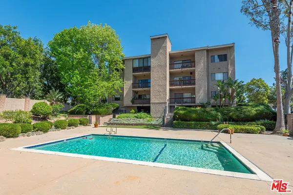 $1,149,000 | 5625 Cambridge Way, Unit 204, Culver City, CA 90230