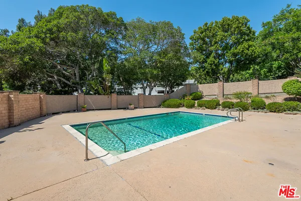 $1,149,000 | 5625 Cambridge Way, Unit 204, Culver City, CA 90230