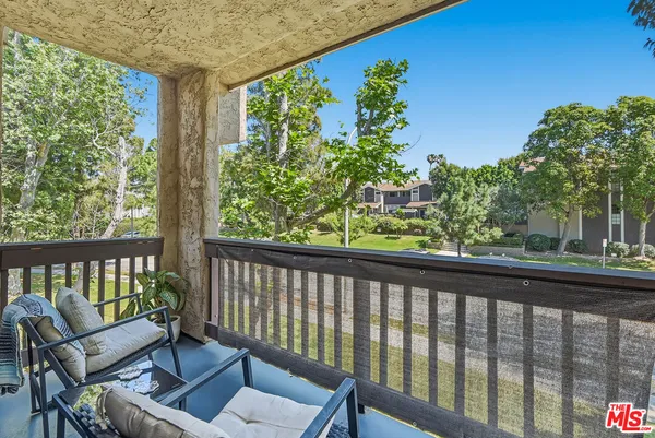 $1,149,000 | 5625 Cambridge Way, Unit 204, Culver City, CA 90230