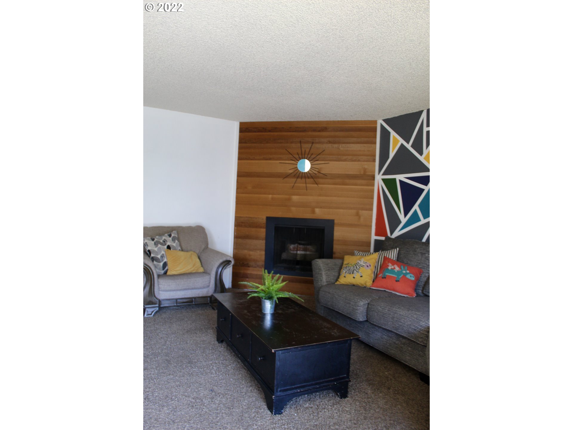 6745 Southwest Scholls Ferry Road, Unit 18 Beaverton, OR 97008 - Photo 8 of 21 Living Room