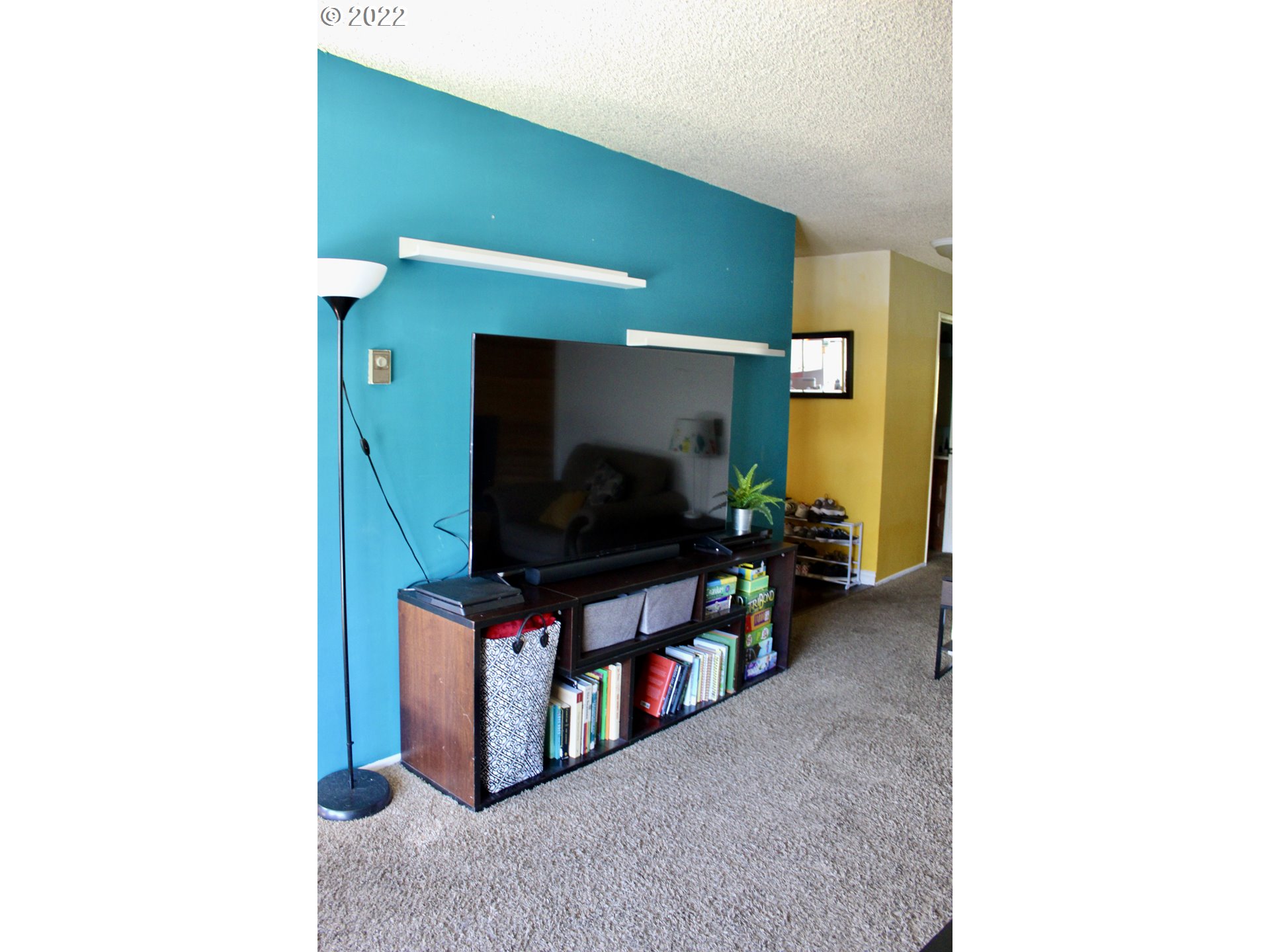 6745 Southwest Scholls Ferry Road, Unit 18 Beaverton, OR 97008 - Photo 10 of 21 Living Room