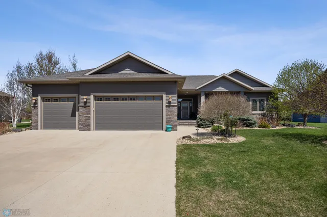 $724,900 | 6048 27th Street South, Fargo, ND 58104