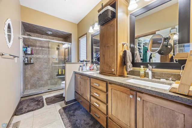 $709,900 | 6048 27th Street South, Fargo, ND 58104