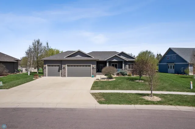 $709,900 | 6048 27th Street South, Fargo, ND 58104