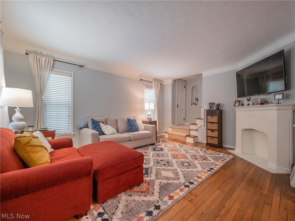 14430 Alger Road Cleveland, OH 44111 - Photo 4 of 33 Gallery Image 4