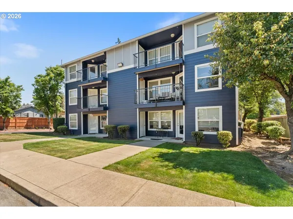 $169,950 | 661 Northeast 162nd Avenue, Unit 301, Portland, OR 97230