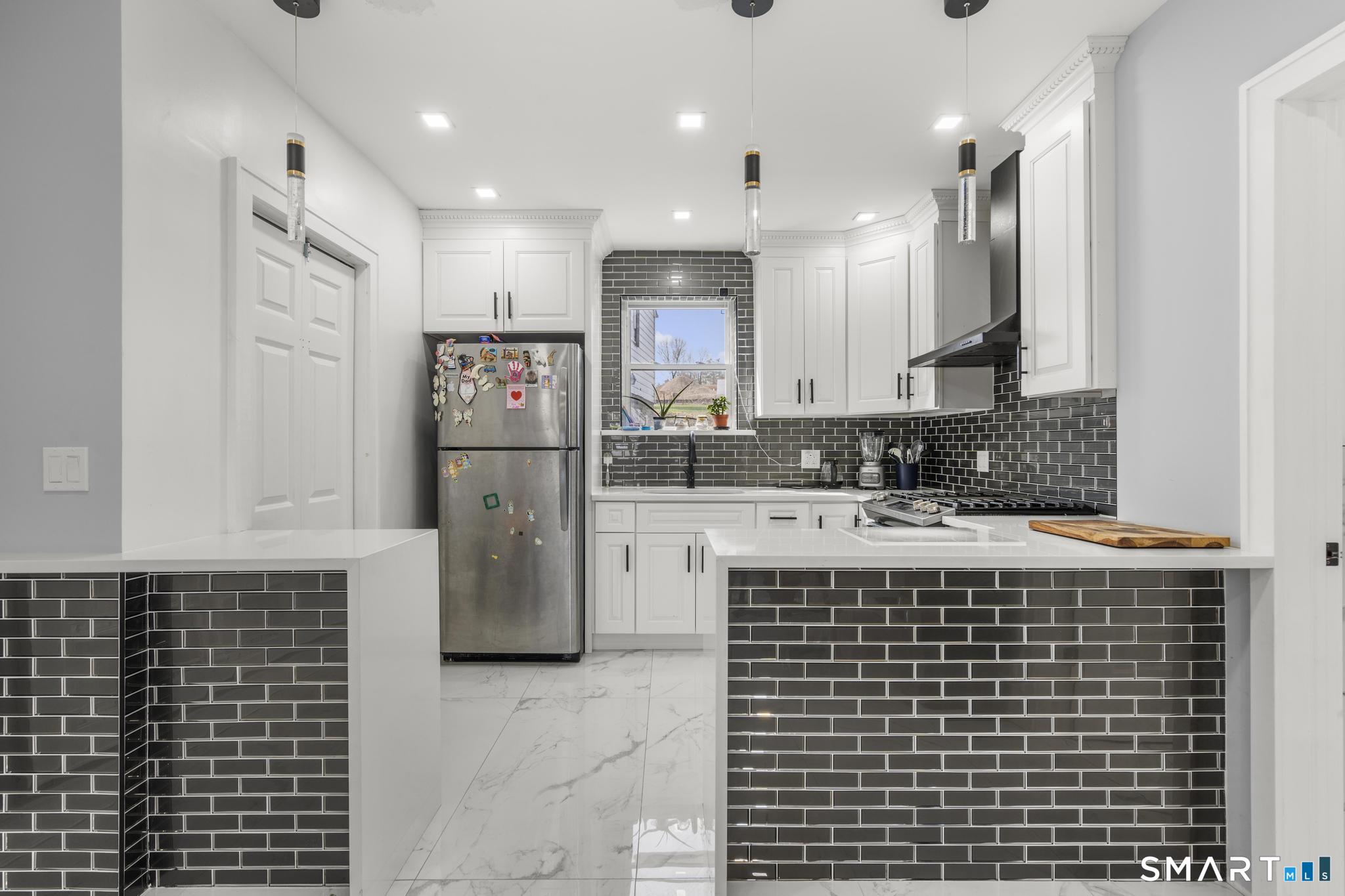 2964 State Street Hamden, CT 06517 - Photo 17 of 37