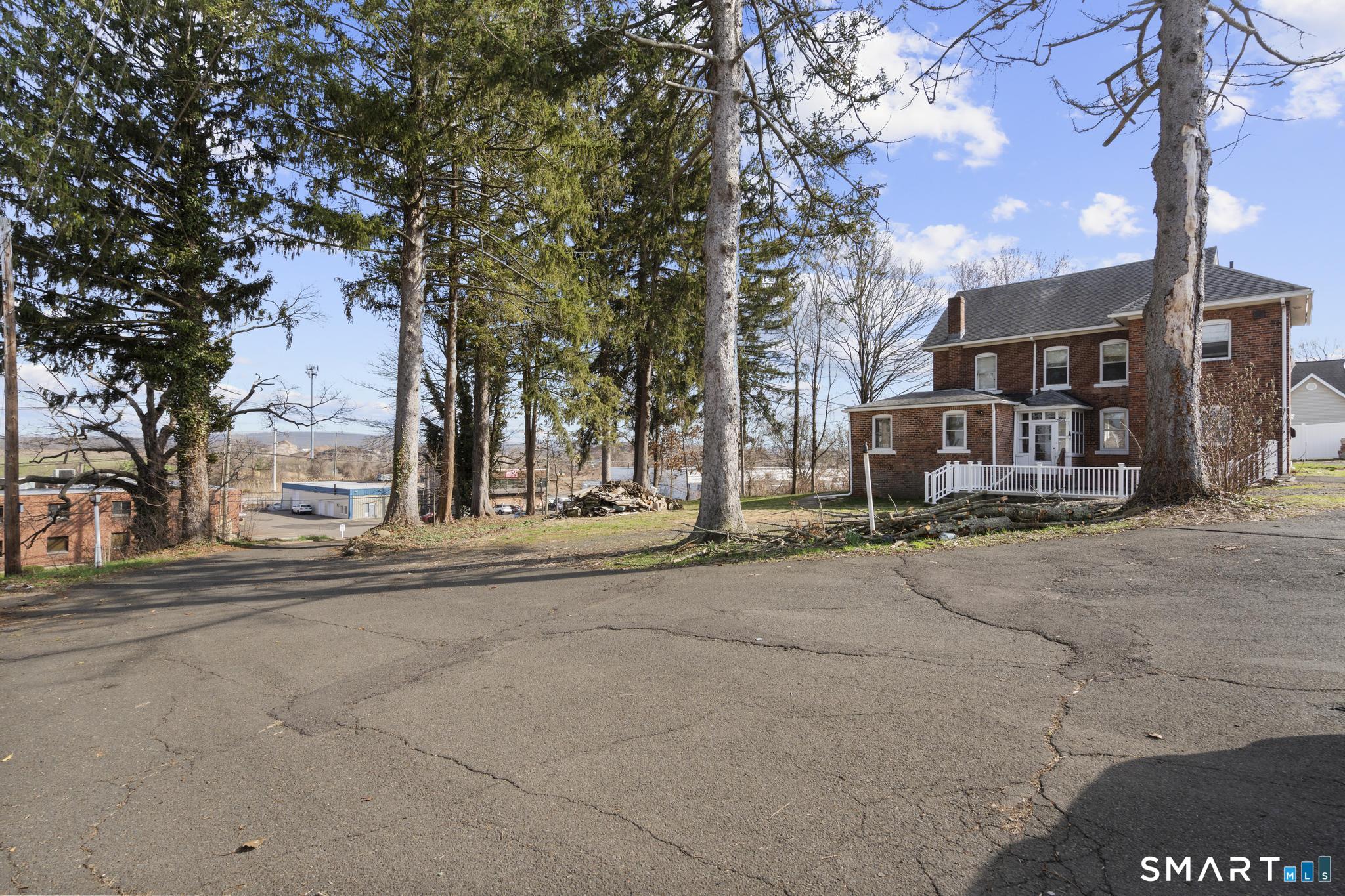2964 State Street Hamden, CT 06517 - Photo 34 of 37