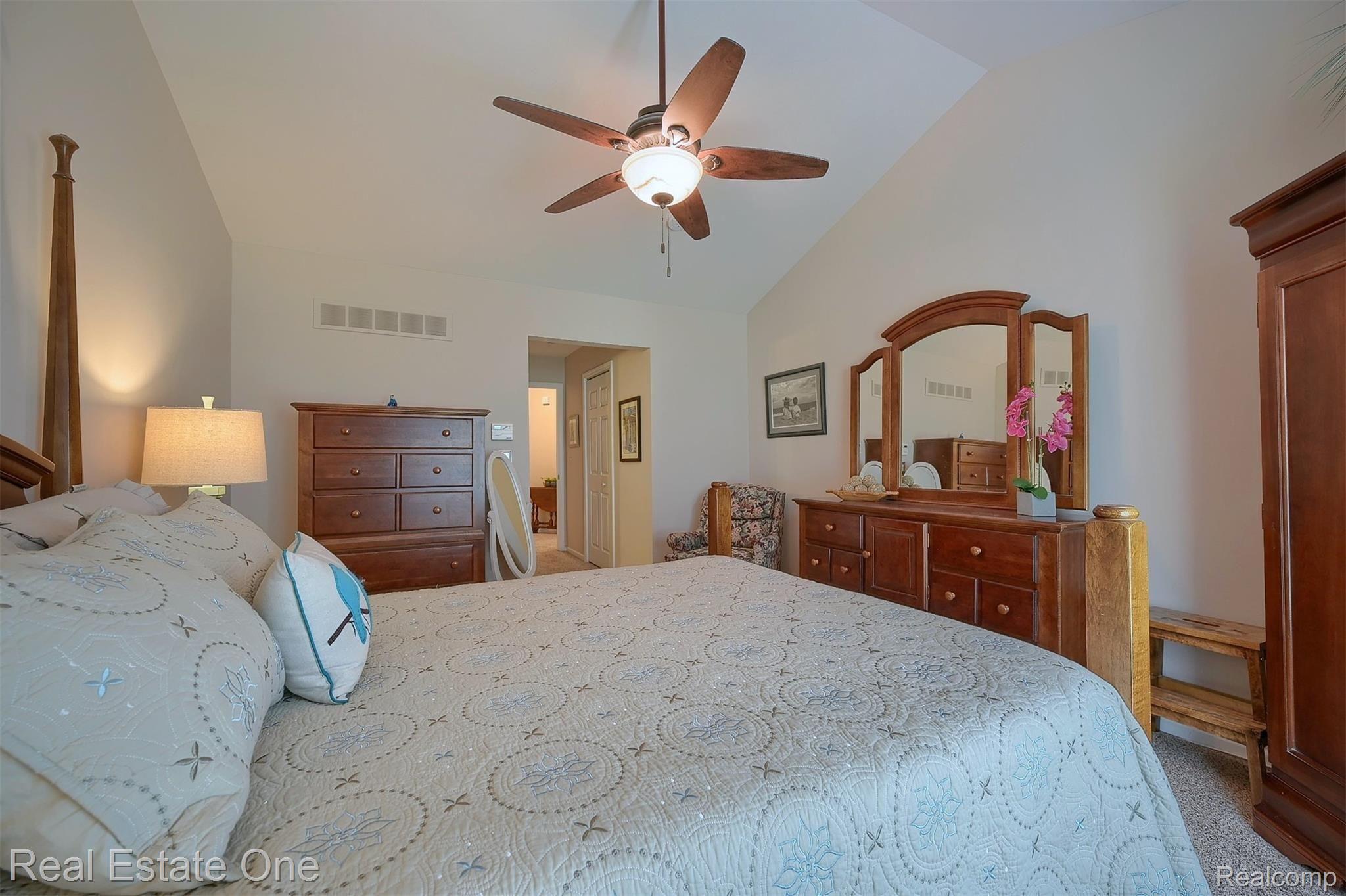 917 Churchill Circle, Unit 63 Rochester, MI 48307 - Photo 18 of 30 Owner's Bedroom - Neutral Decor