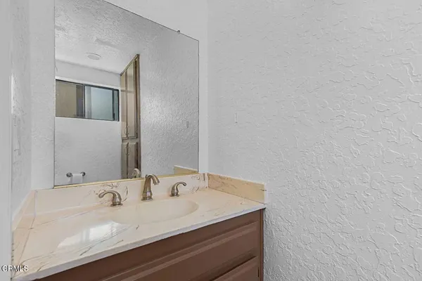 $3,300 | 697 East California Boulevard, Unit 6, Pasadena, CA 91106