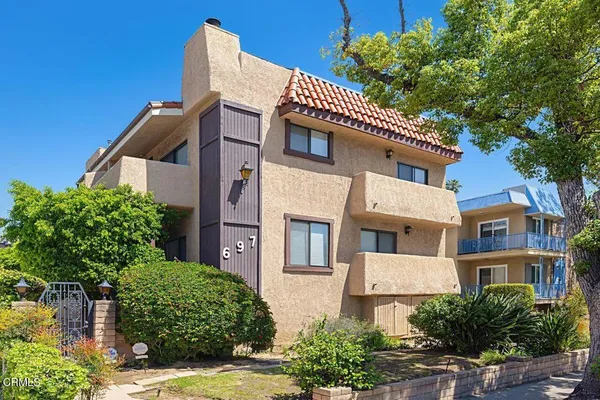$3,300 | 697 East California Boulevard, Unit 6, Pasadena, CA 91106