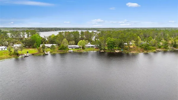 $425,000 | 299 Riley Lake Drive, Hawthorne, FL 32640