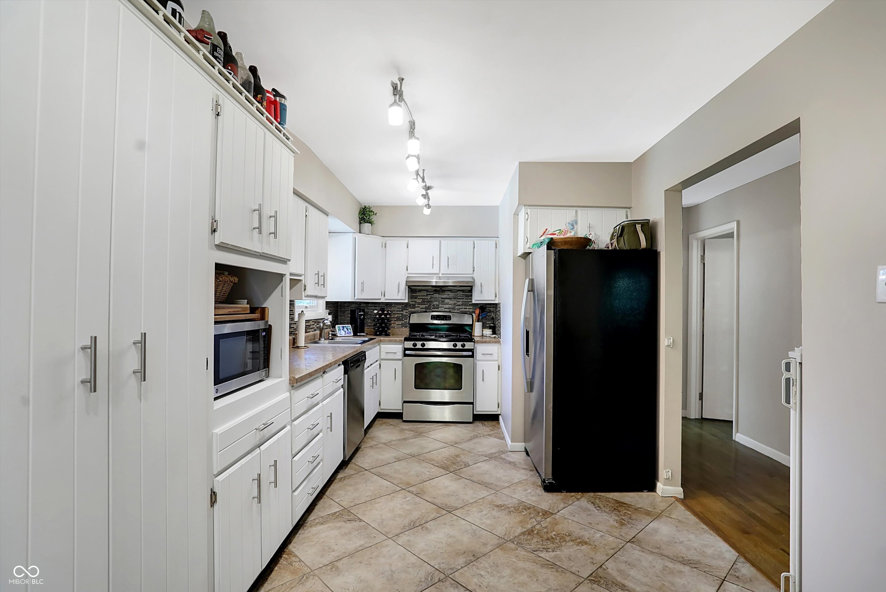 7242 Graham Road Indianapolis, IN 46250 - Photo 22 of 41 Gallery Image 22