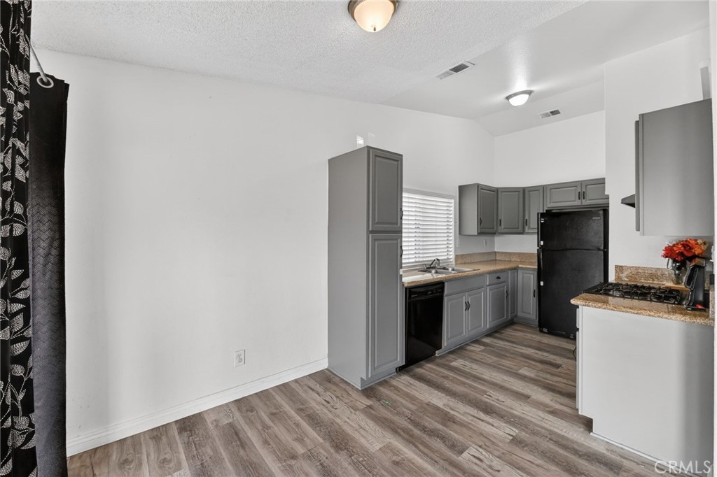 129 Olivetree Drive Perris, CA 92571 - Photo 14 of 33