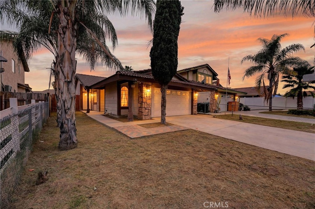 129 Olivetree Drive Perris, CA 92571 - Photo 3 of 33