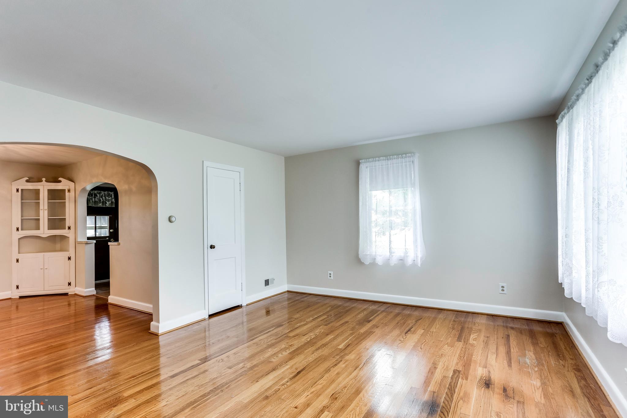 1813 Briarcliff Road Baltimore, MD 21234 - Photo 2 of 29 Living Room