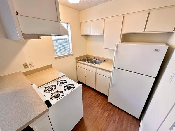 $825 | 4204 Speedway, Unit 204, Austin, TX 78751