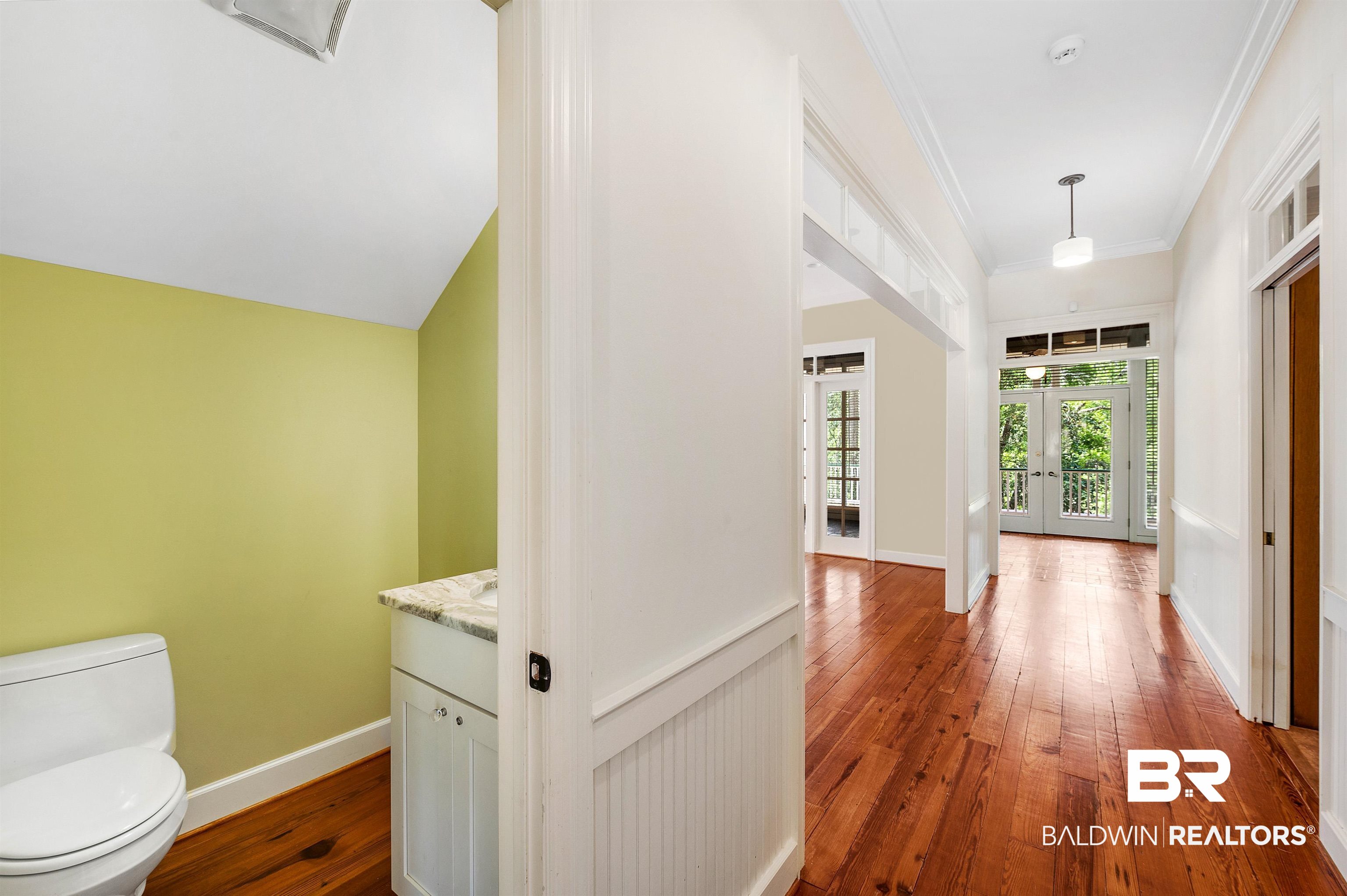 22751 Main Street Fairhope, AL 36532 - Photo 22 of 50 Upstairs Landing