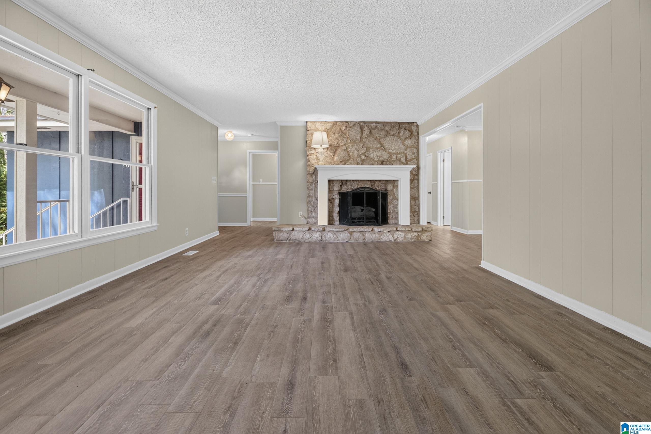 813 Sunshine Avenue Oneonta, AL 35121 - Photo 5 of 54