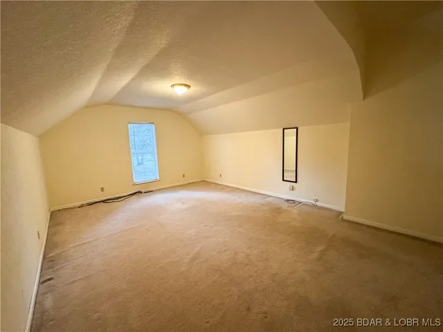 $549,000 | 22471 Hwy Mm, Versailles, MO 65084