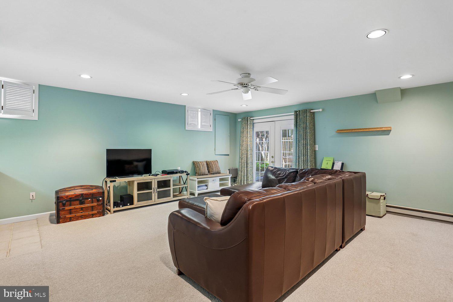 465 Tschiffely Square Road Gaithersburg, MD 20878 - Photo 39 of 74 Spacious recreation room