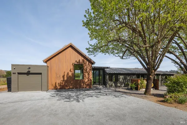 $3,500,000 | 2998 West Dry Creek Road, Healdsburg, CA 95448