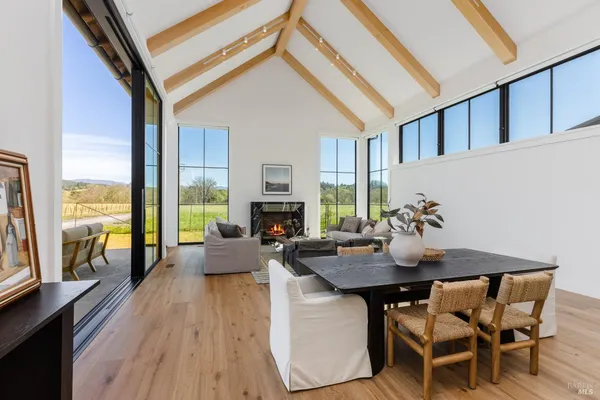 $3,500,000 | 2998 West Dry Creek Road, Healdsburg, CA 95448