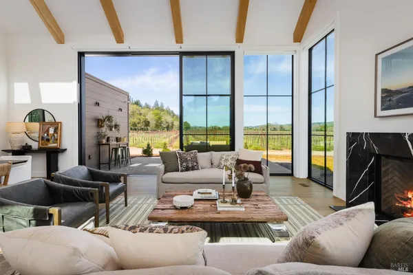 $3,500,000 | 2998 West Dry Creek Road, Healdsburg, CA 95448