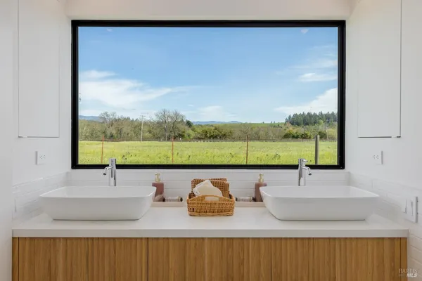 $3,500,000 | 2998 West Dry Creek Road, Healdsburg, CA 95448