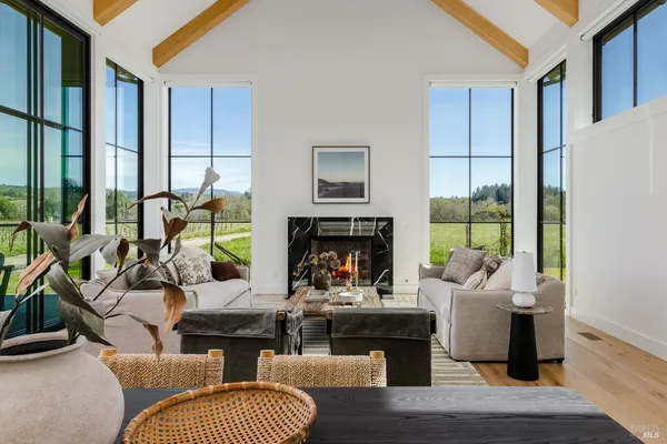 $3,500,000 | 2998 West Dry Creek Road, Healdsburg, CA 95448