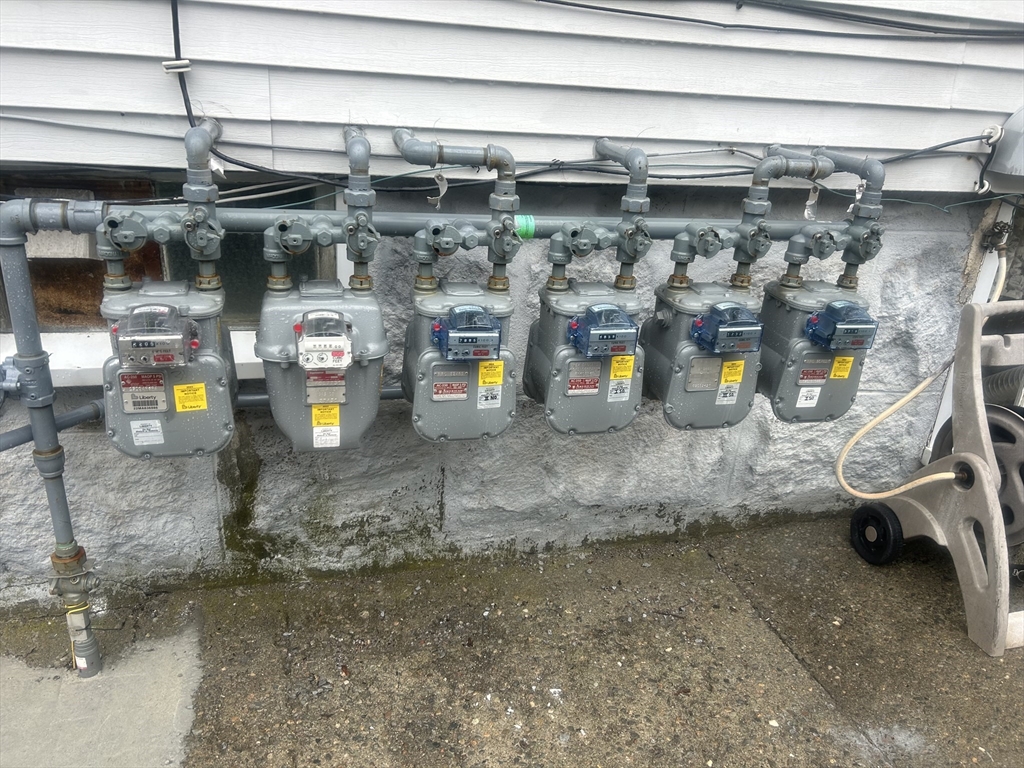 82 Wellington Street Fall River, MA 02720 - Photo 2 of 21