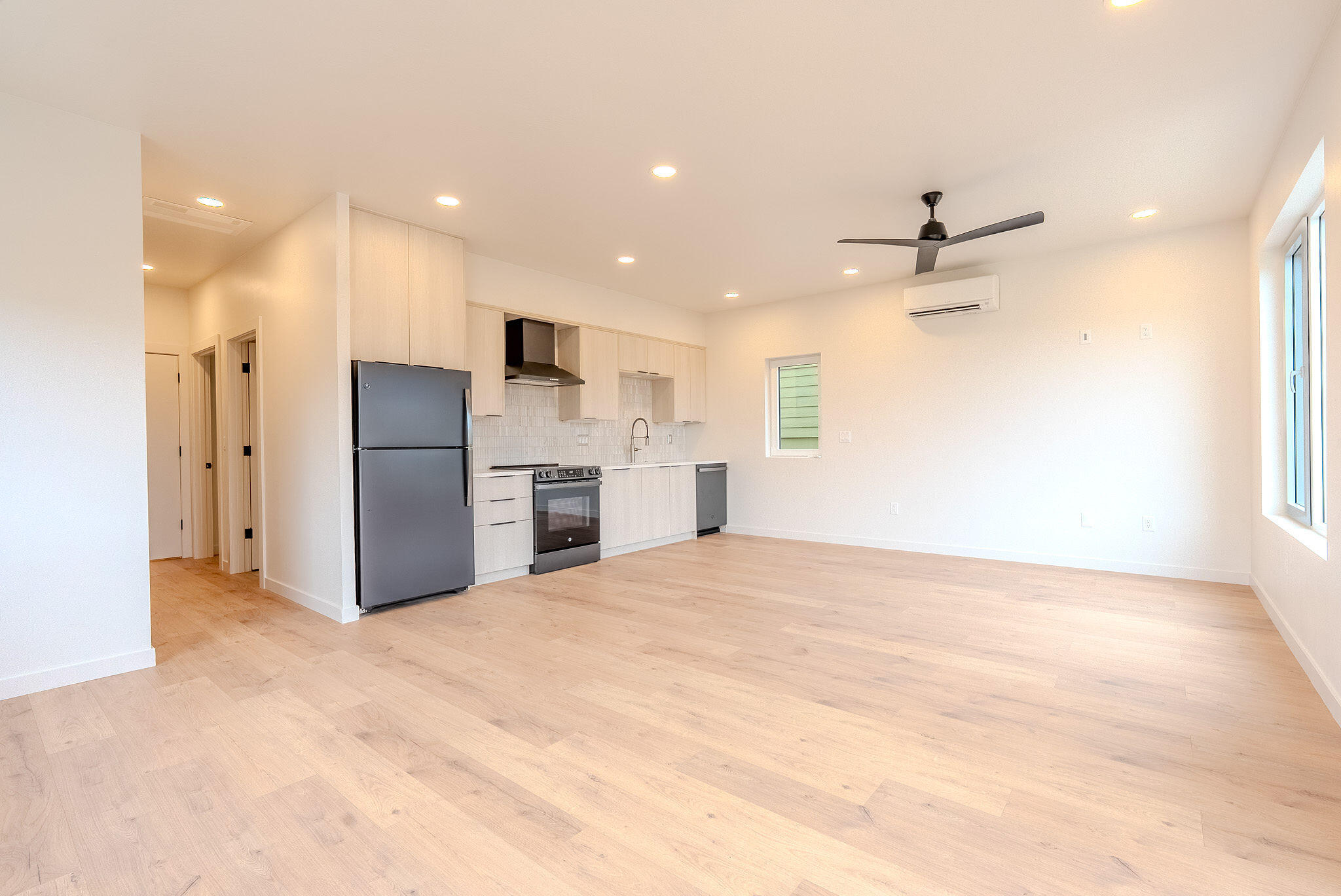312 East Rapp Road Talent, OR 97540 - Photo 21 of 37 DSC01878-HDR