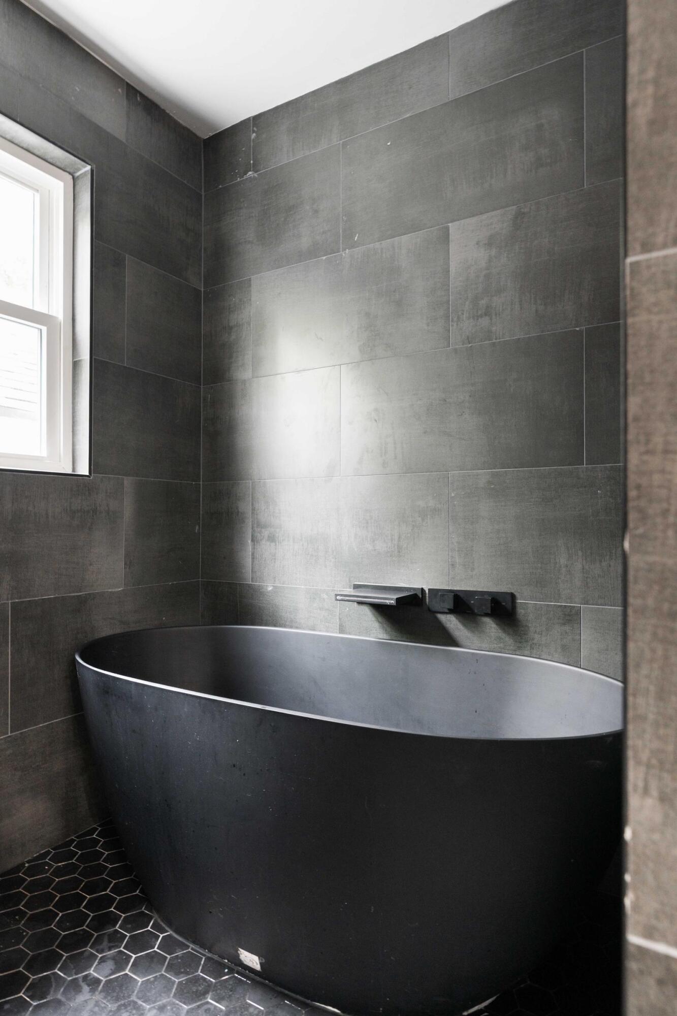 79 Hester Street Charleston, SC 29403 - Photo 22 of 46 Free Standing Soaking Tub