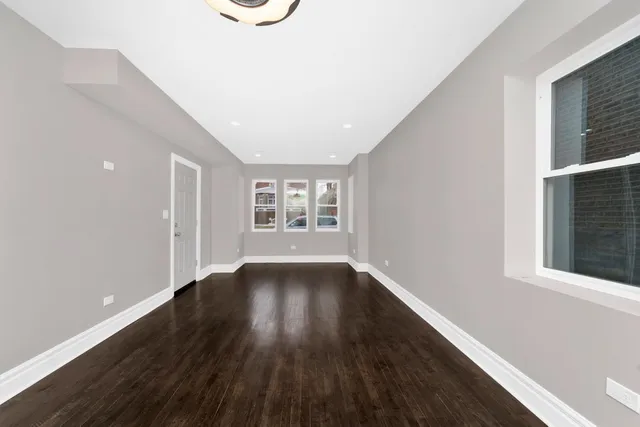 $1,750 | 2118 South 59th Avenue, Unit 3, Cicero, IL 60804