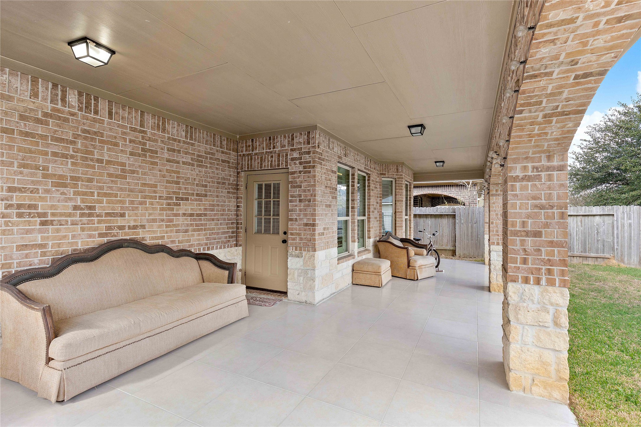 23741 Briar Tree Drive Porter, TX 77365 - Photo 32 of 36 a bedroom with furniture and a couch