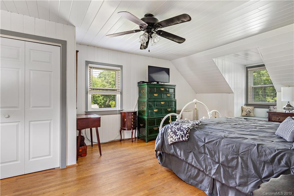 709 Bryson Road Candler, NC 28715 - Photo 11 of 17 Gallery Image 11