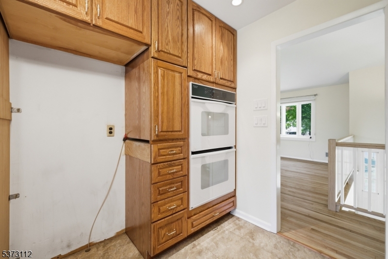14 Hayward Street Bridgewater, NJ 08805 - Photo 12 of 28