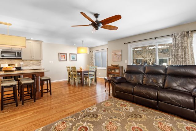 $352,000 | 414 Bluebird Lane, Deerfield, IL 60015