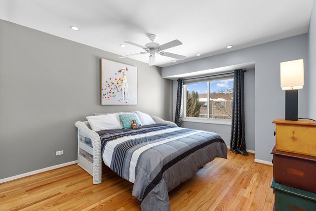 $352,000 | 414 Bluebird Lane, Deerfield, IL 60015