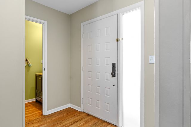 $352,000 | 414 Bluebird Lane, Deerfield, IL 60015