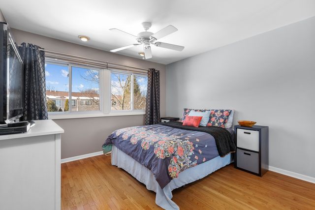 $352,000 | 414 Bluebird Lane, Deerfield, IL 60015