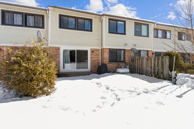 $352,000 | 414 Bluebird Lane, Deerfield, IL 60015