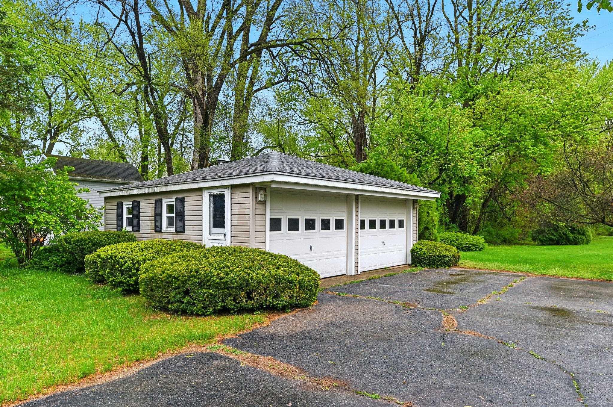 10654 Exeter Road Carleton, MI 48117 - Photo 29 of 29 50174115-1496bcf2-c8b0-4c67-a0da-85da40916d62.JPG