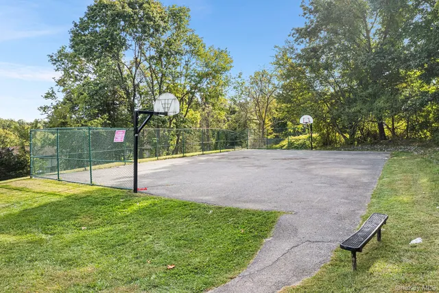 a picture of a wall with a picture of a picture