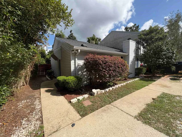 $1,200 | 1461 Live Oak Drive, Tallahassee, FL 32301