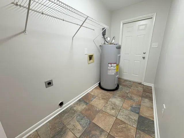 $1,200 | 1461 Live Oak Drive, Tallahassee, FL 32301